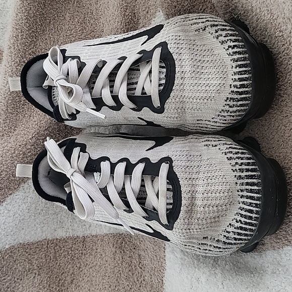 NIKE AIR VaporMax Flyknit 3 White/Black Size 8.5W Sizr 6.5M - Picture 2 of 9